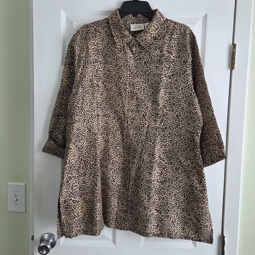 Vintage!!! Field Manor ✨️ Animal Print Silk Button Down Women's Shirt Size XL